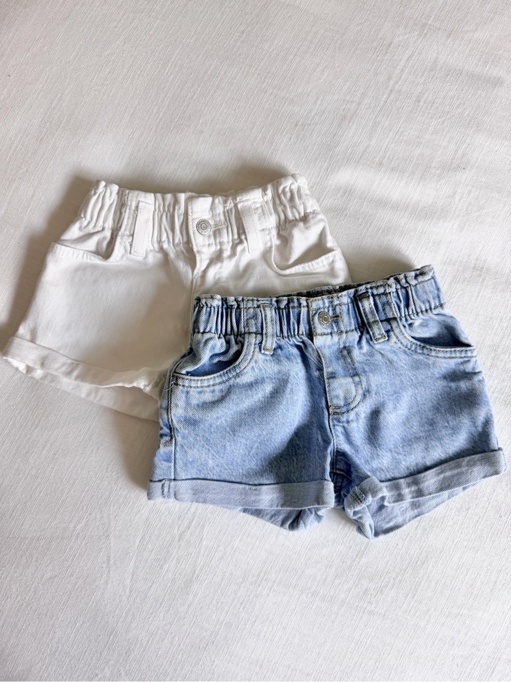 Toddler pinched waist ‘mom’ denim short bundle Cat &Jack size 4